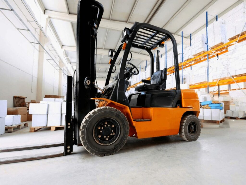 material handling equipment in warehouse2