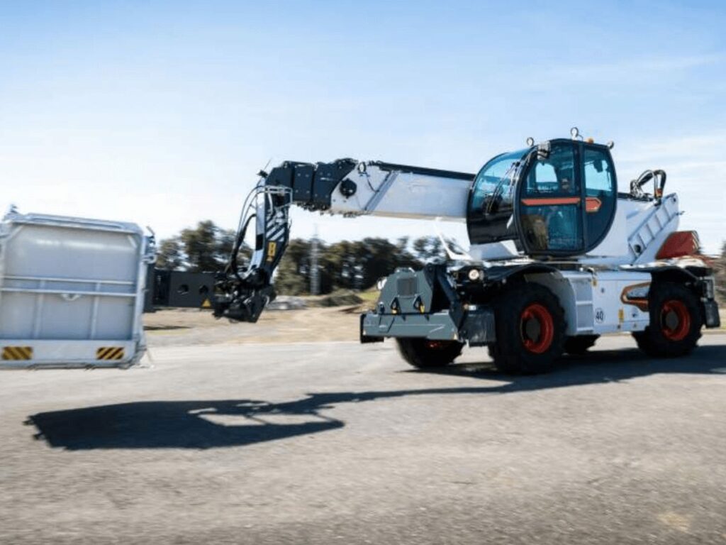 rotating telehandler4