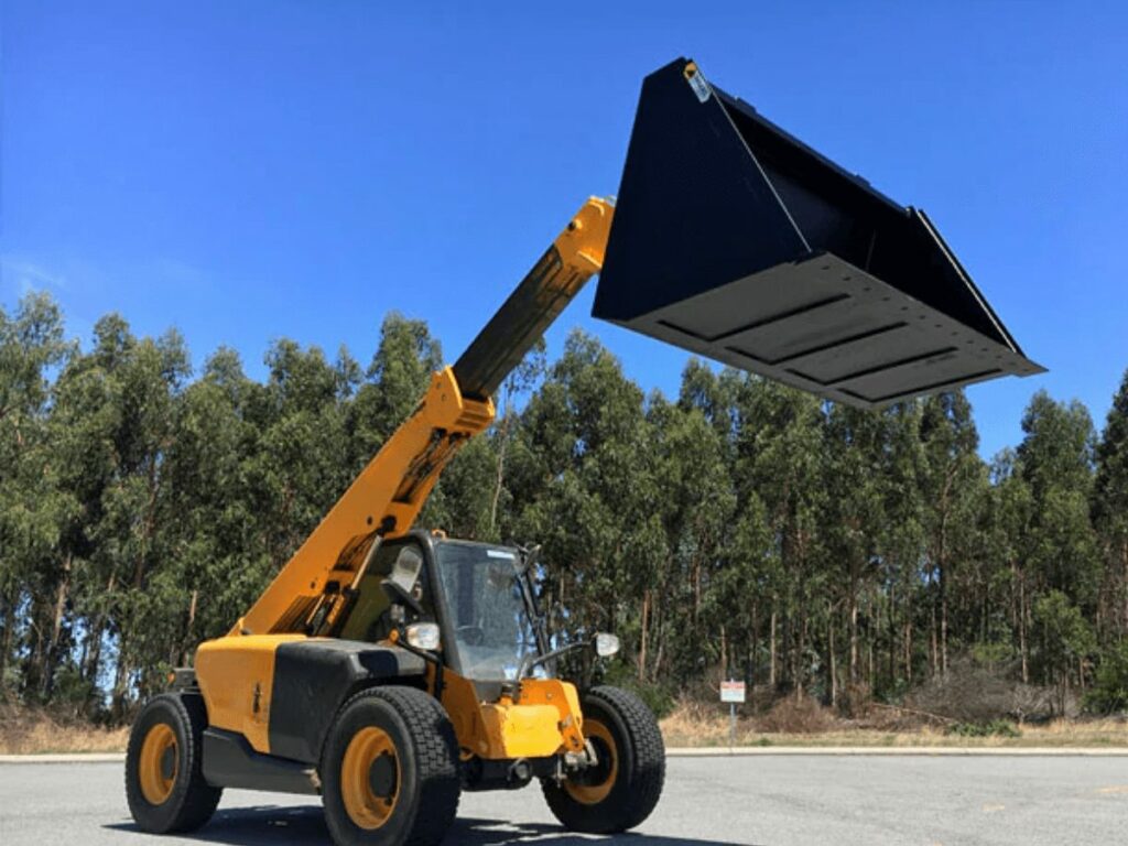 telehandler with bucket1