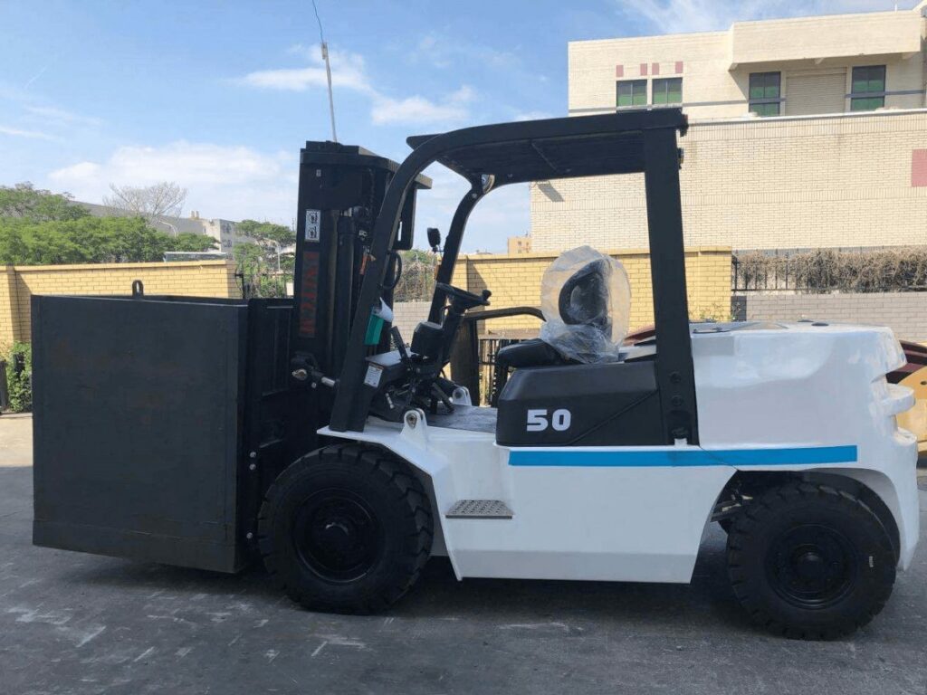 white forklift1